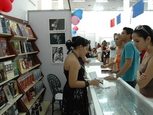 Vietnam attends International Book Fair in Cuba